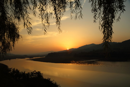 湖光山色