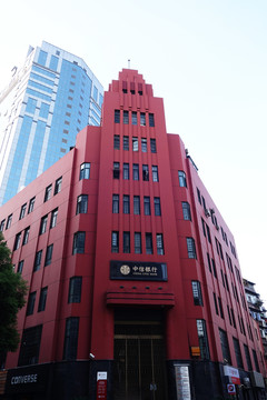 武漢江漢路商業(yè)街中信銀行大廈