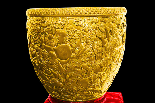 金色雕紋瓷缸