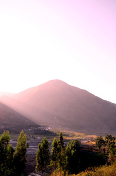 遠(yuǎn)山 田野