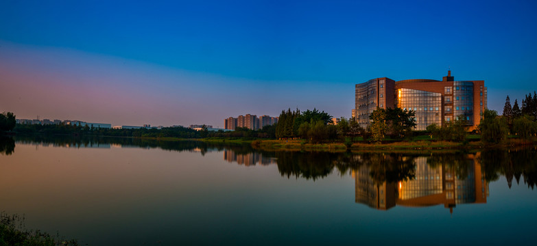 四川大學(xué)