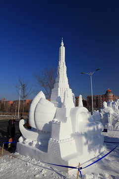 2016國(guó)際大學(xué)生雪雕大賽