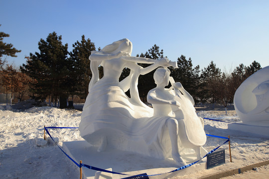 2016國際大學(xué)生雪雕大賽