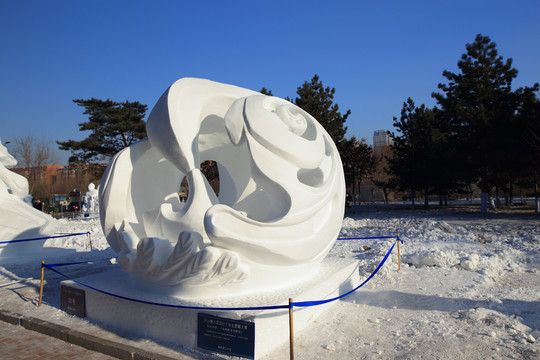 2016國際大學(xué)生雪雕大賽