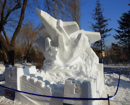 2016國際大學(xué)生雪雕大賽