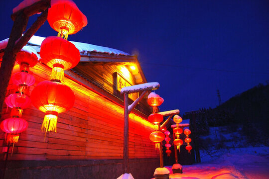 雪鄉(xiāng)夜色 紅燈籠