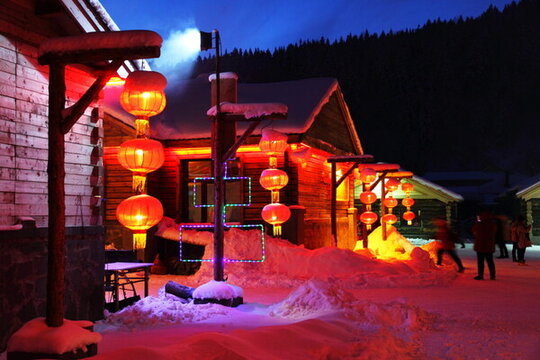 雪鄉(xiāng)夜色 紅燈籠
