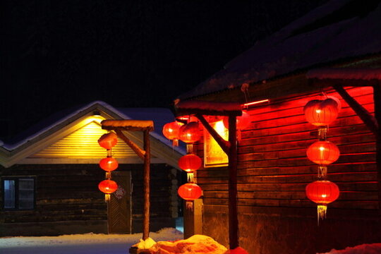 雪鄉(xiāng)夜色 紅燈籠