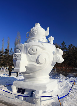 2016 國際大學(xué)生雪雕大賽
