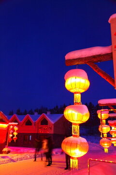 雪鄉(xiāng)夜色 紅燈籠