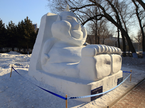 2016國際大學(xué)生雪雕大賽