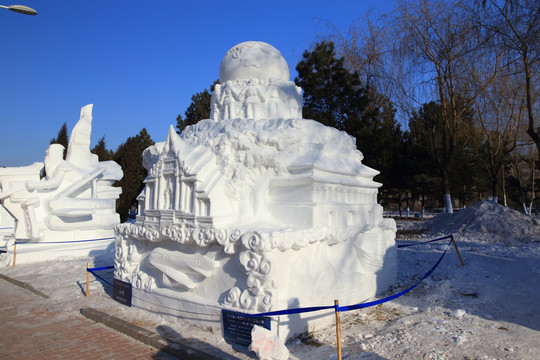 2016國際大學(xué)生雪雕大賽