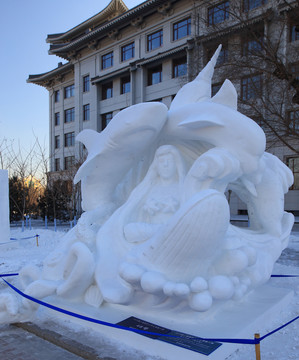 2016國際大學(xué)生雪雕大賽