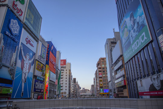 國外商業(yè)街區(qū)廣告牌