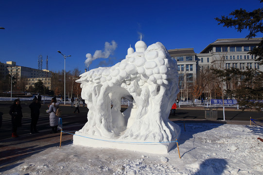 2016國際大學(xué)生雪雕大賽