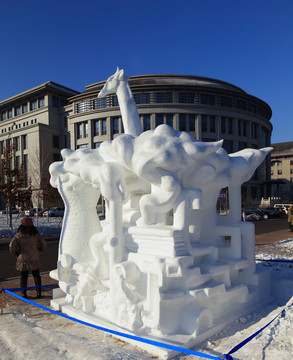2016 國際大學(xué)生雪雕大賽