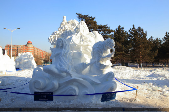2016 國際大學(xué)生雪雕大賽