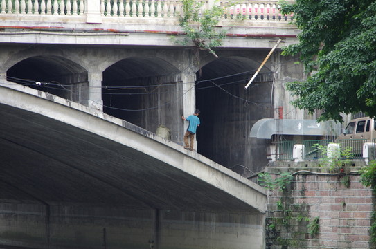 橋洞 人家