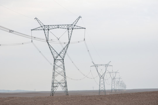 輸電鐵塔