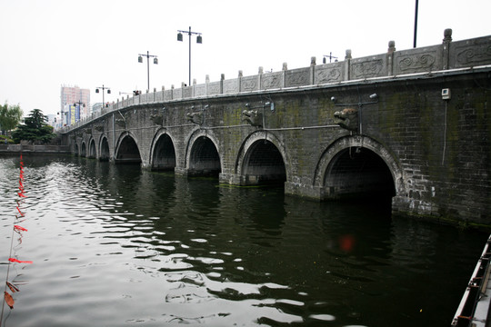 古橋