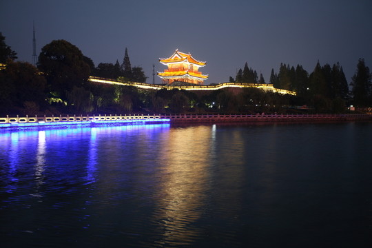 古城夜景