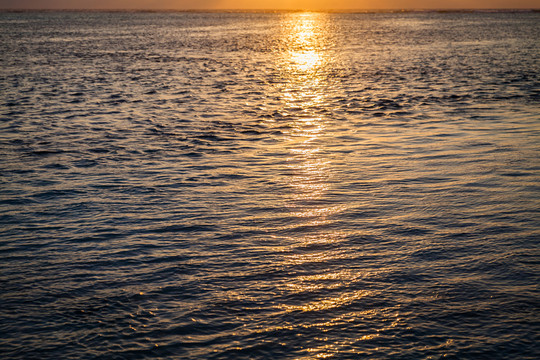 海面上的夕陽(yáng)