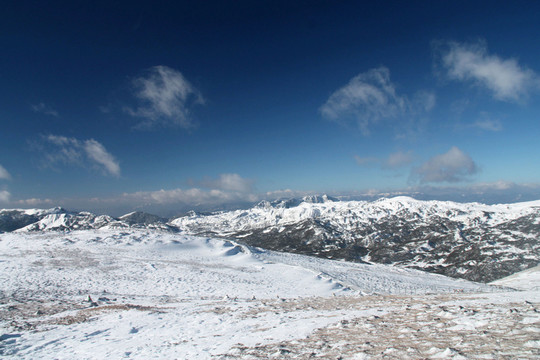 遠(yuǎn)眺雪峰