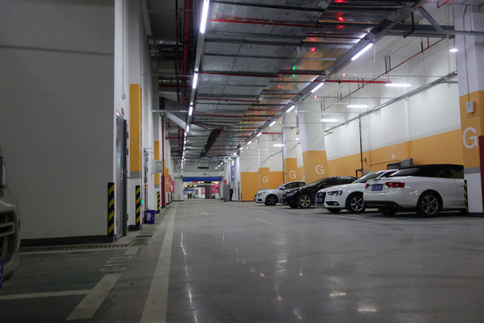 地下停車場