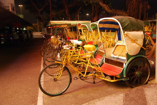 澳門葡京酒店前的人力三輪車