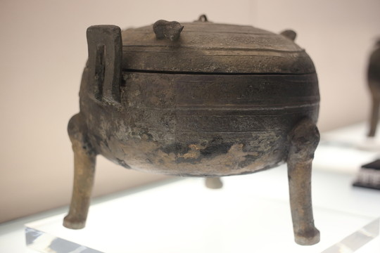 戰(zhàn)國銅鼎
