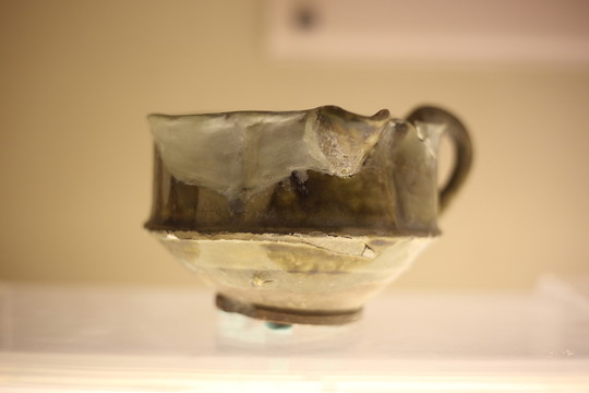 唐代玉堂窯蓮瓣形陶杯