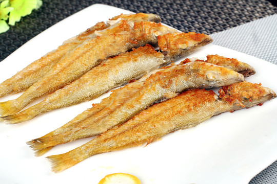 香煎咸水魚(yú)