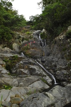 山谷泉水