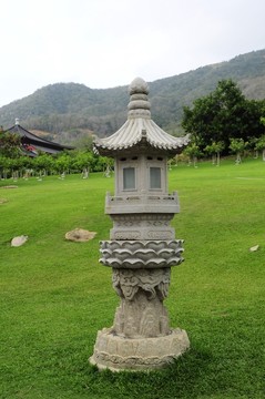 石雕燈柱