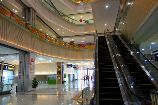 商場(chǎng)內(nèi)景 大廳 扶梯