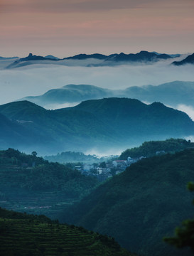 遠(yuǎn)山