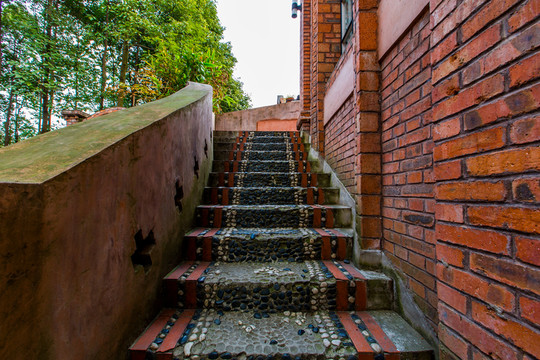 高等職業(yè)學(xué)院