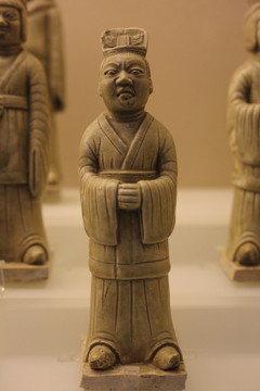 唐代青釉武士俑