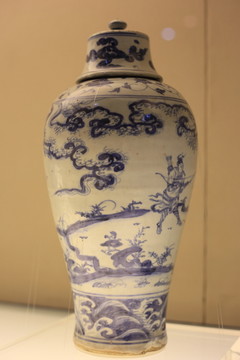 青花梅瓶