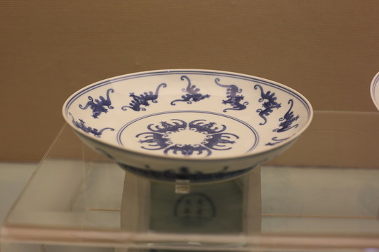 青花蝙蝠紋盤