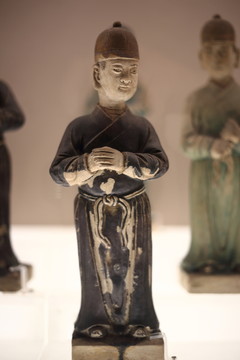 青釉武士俑