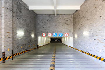 地下停車場