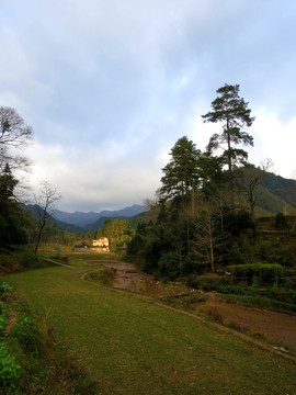 山村