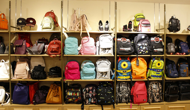 商店賣場(chǎng) 服裝店 展示陳列