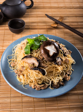肉燥拌面