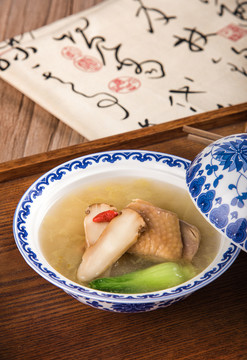 滋補(bǔ)菌菇老鴨湯