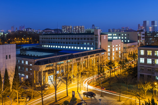 大連理工大學(xué)海動實驗室夜景