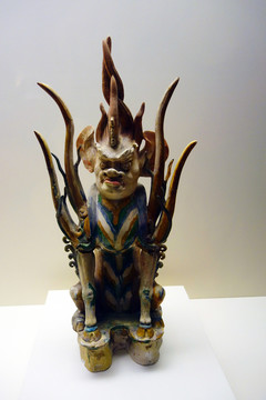 三彩釉陶鎮(zhèn)墓獸