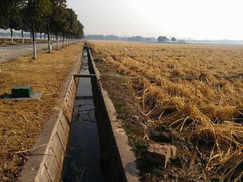 水泥溝渠