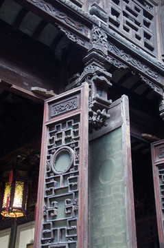 古鎮(zhèn)古典木門(mén)